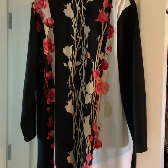 Open mid length sweater - Picture 2 of 5